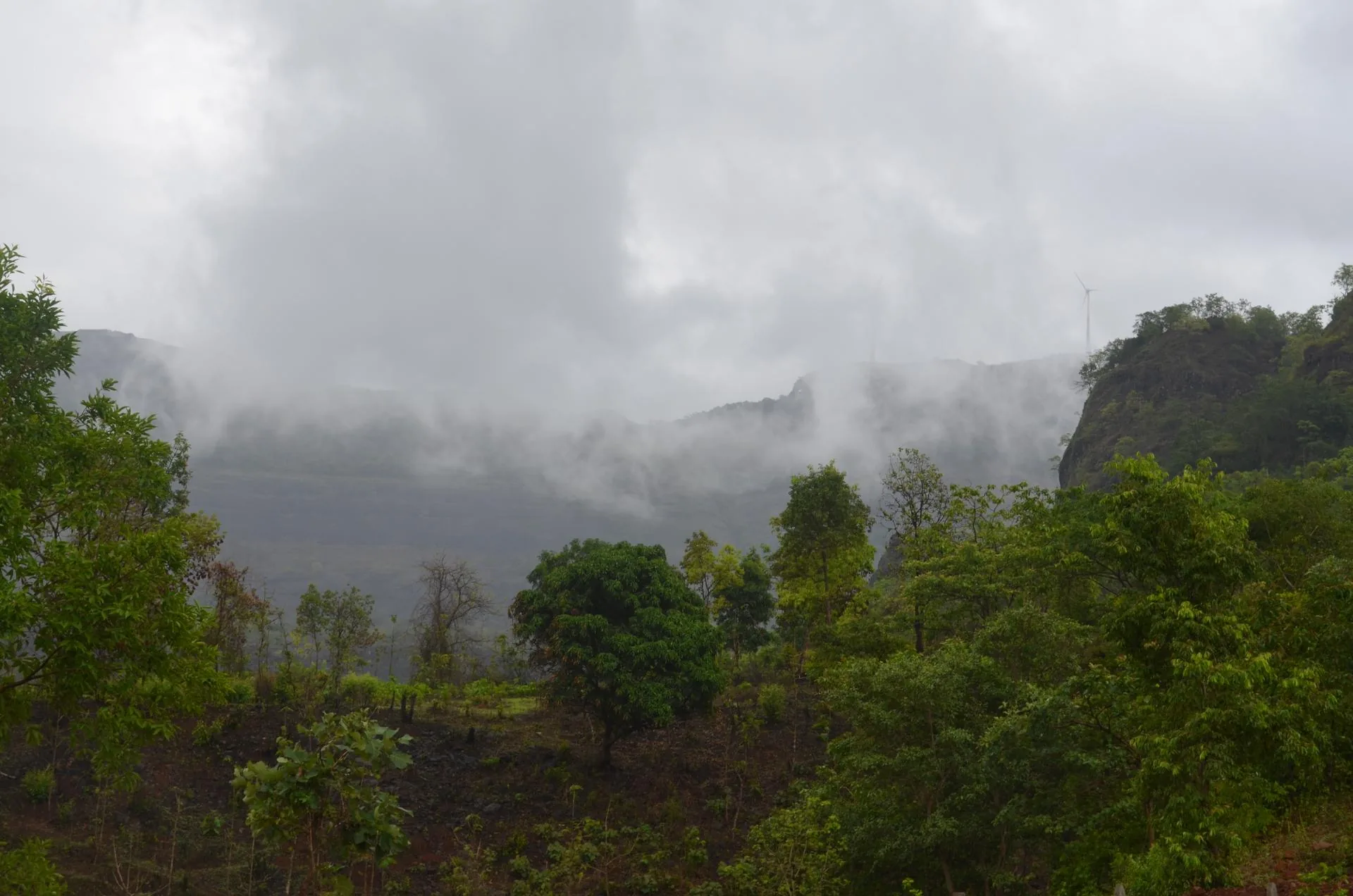 Misty Hills township film - luxury villas, studio apartments and the 4-star resort in Karjat